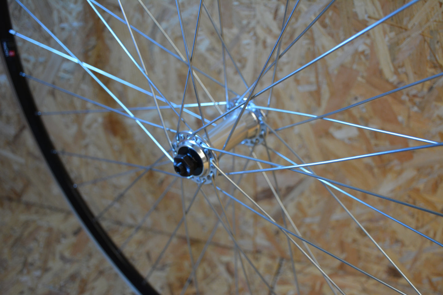 ROUE 700 AVANT NOIRE CFX DOUBLE PAROI BLOCAGE