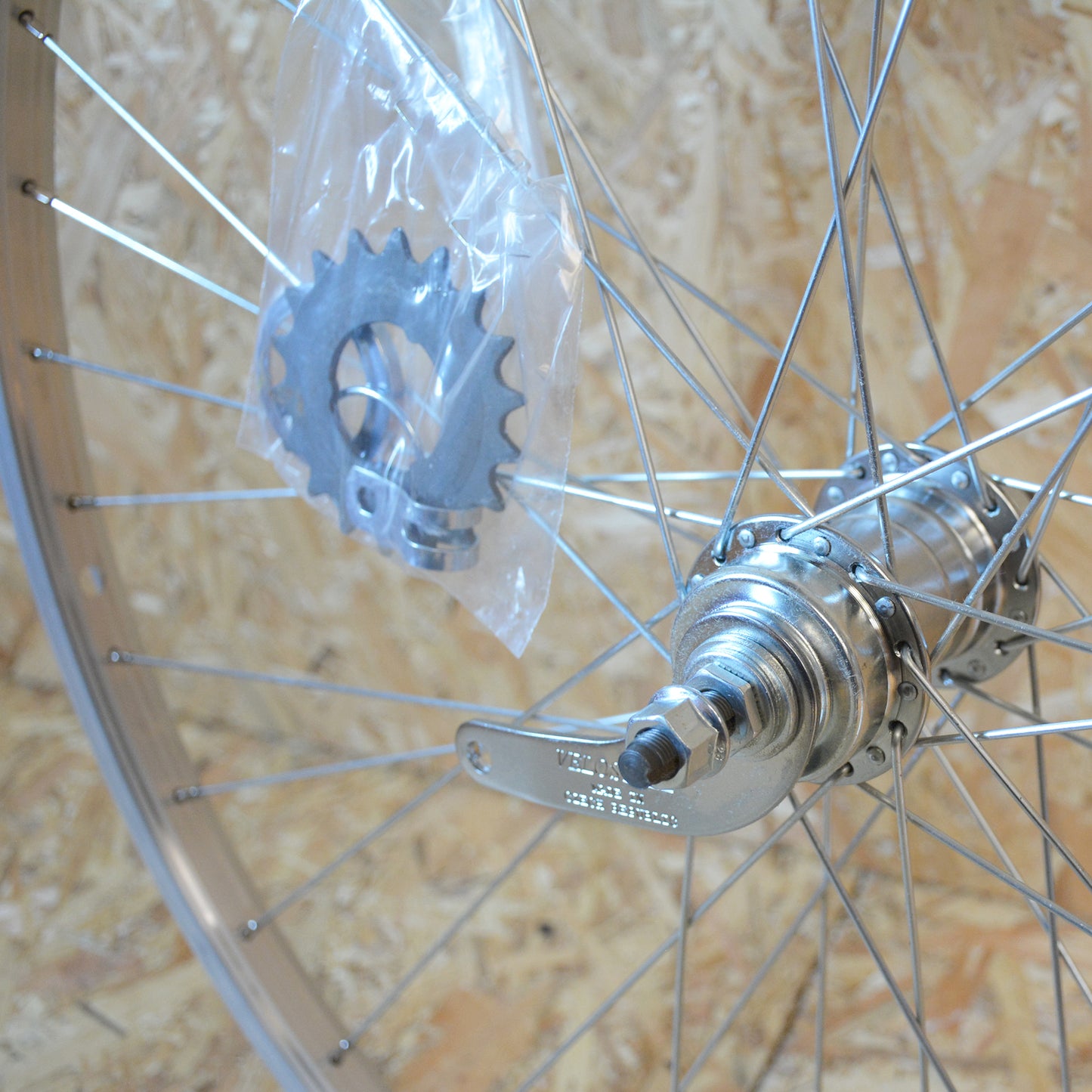 ROUE 27,5P ARRIERE SP AXE PLEIN VELOSTEEL