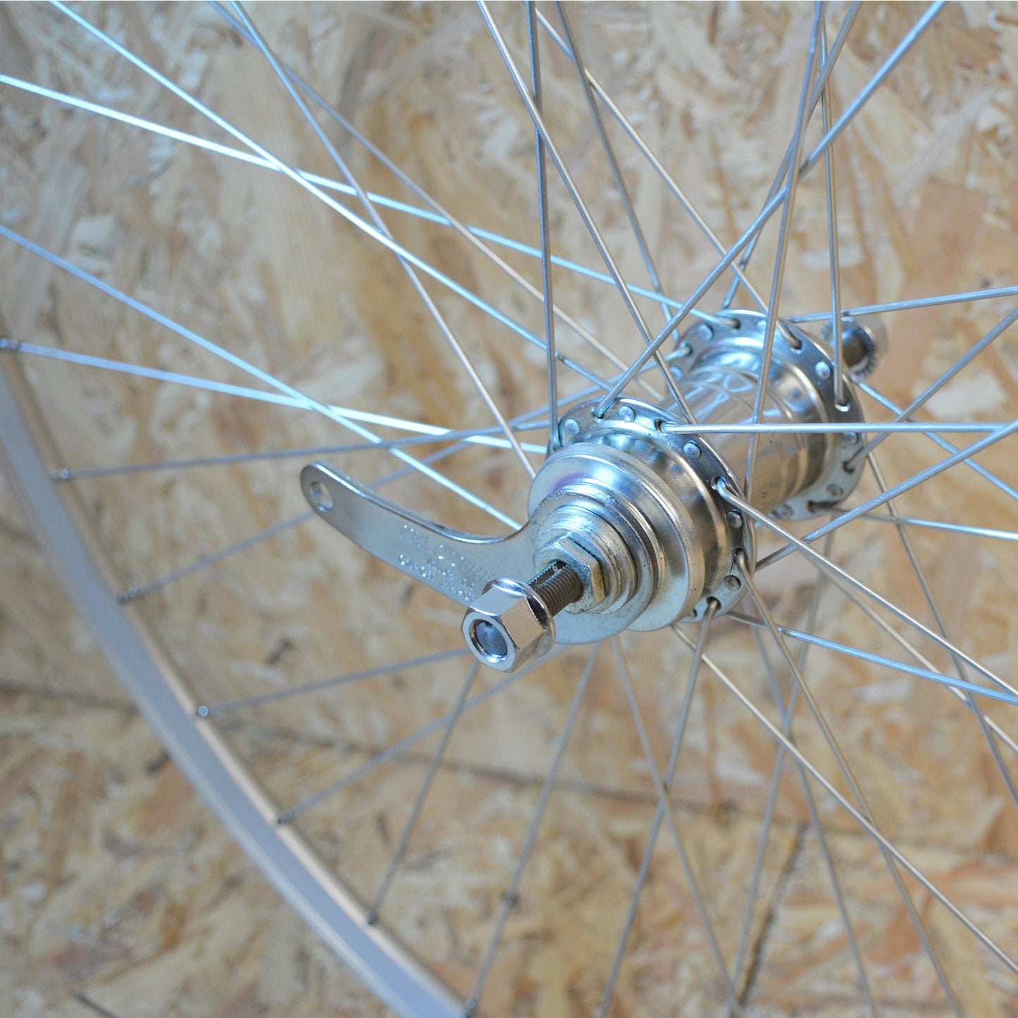 ROUE 622 COURSE RETRO PEDALAGE ARGENT
