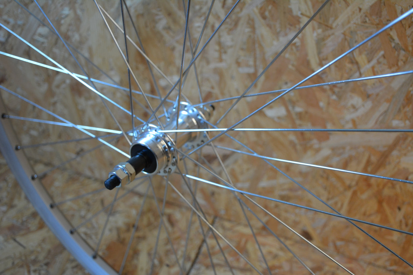 ROUE 26 POUCES RL ARRIERE DP AXE PLEIN